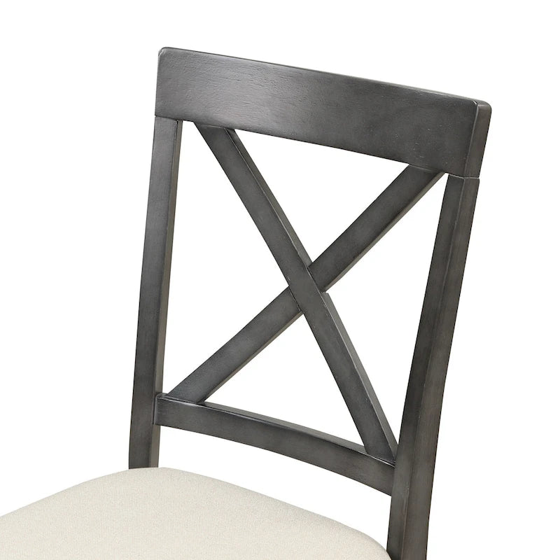 Salle à manger moderne en bois avec table ronde et chaises
