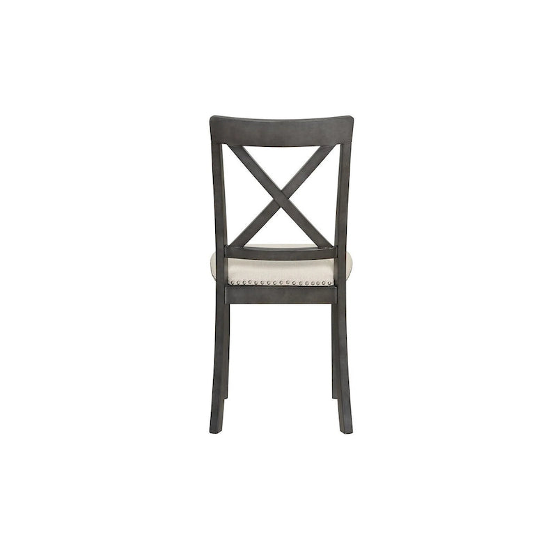 Salle à manger moderne en bois avec table ronde et chaises